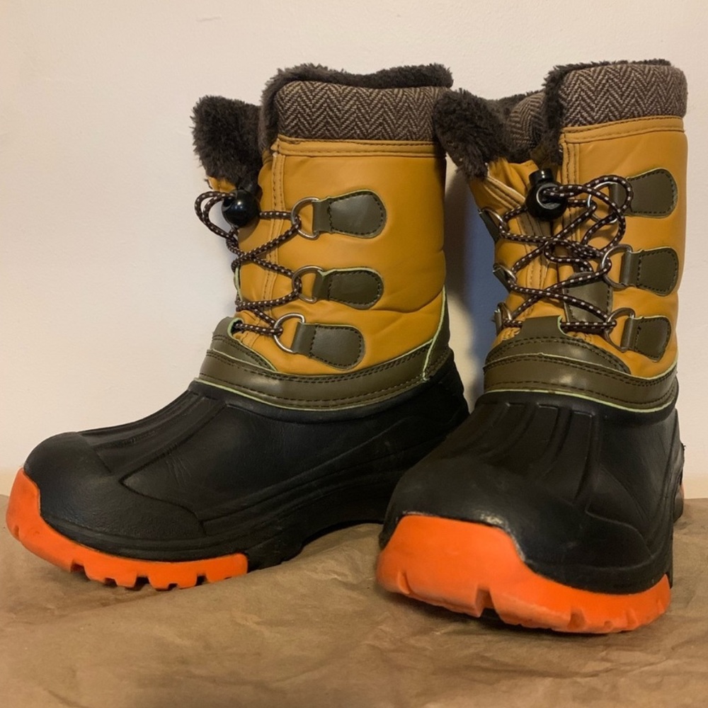 Nova Mountain Boys Size 2 Waterproof All Weather Fleece lined boots